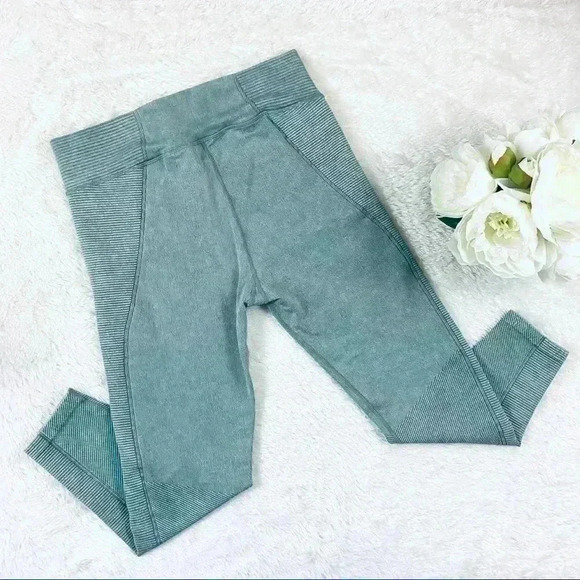 Unbranded Thick Warm Green Ribbed Compression Highrise Athletic 3/4 Legging - Picture 6 of 10